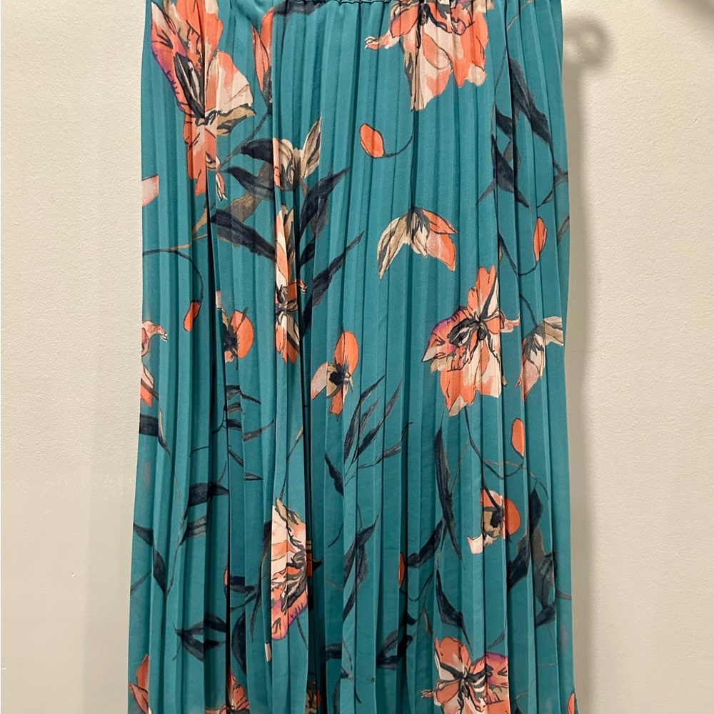 A New Day Pleated Floral Skirt Small - Picture 5 of 8